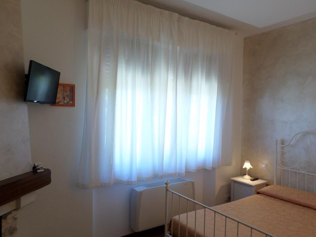 Bed And Breakfast " Il Tesoro Di Mario " Falconara Marittima Exterior foto