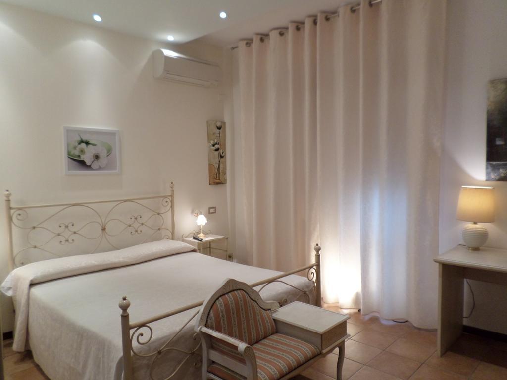 Bed And Breakfast " Il Tesoro Di Mario " Falconara Marittima Exterior foto
